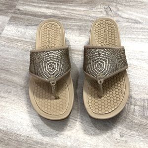 NEW gold/beige Baretraps wedge sandals. Beautiful geometric design!